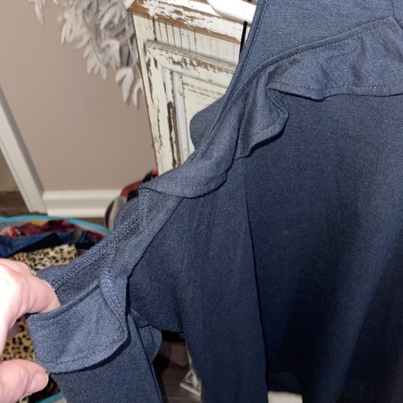 NWOT Mossimo grey cold shoulder sweater size xxl so cute and soft brand new - Picture 5 of 6